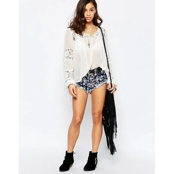 Glamorous Boho High Rise Embroidered Denim Shorts XS NWOT - Picture 10 of 11